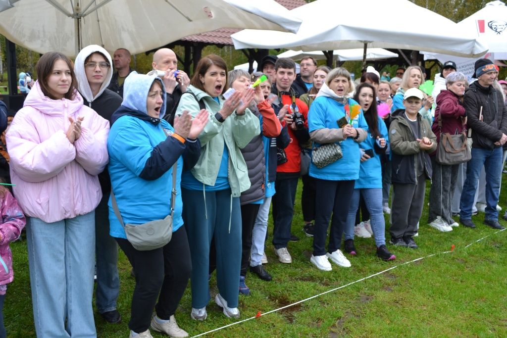 Коллеги и родственники активно поддерживали участников соревнований 