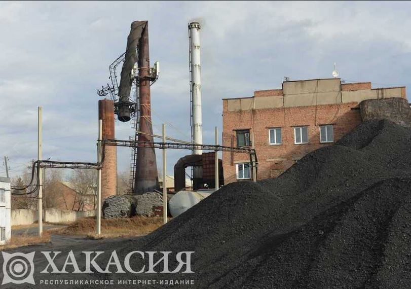 Котельная №5 в Белом Яре. В октябре 2019 во время сильного ветра обрушилась труба