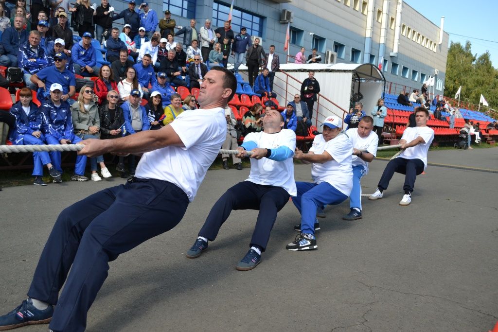 Команда &laquo;СГК-Алтай&raquo; заняла третье место в соревнованиях по перетягиванию каната