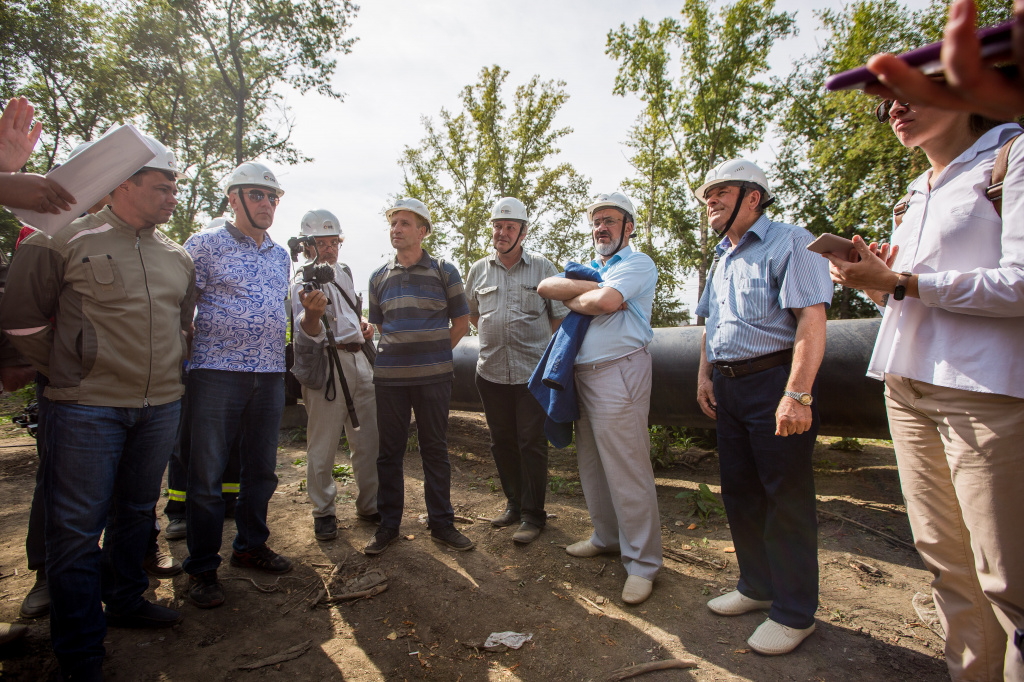 Лидеры общественности Новосибирска проинспектировали ход ремонтов городских тепломагистралей