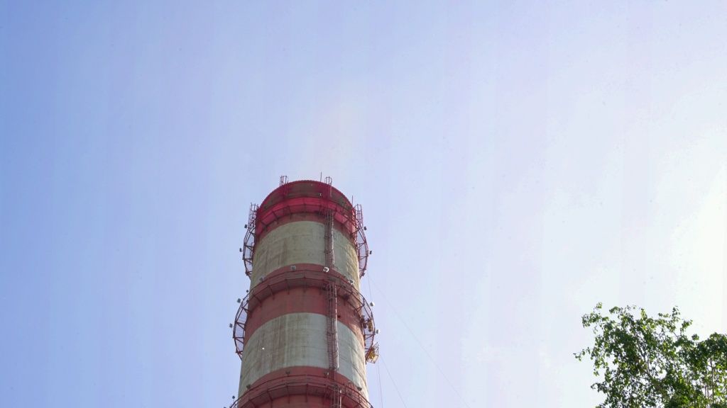 При электрическом безмазутном розжиге котлов нет темного дыма, характерного для розжига на мазуте При электрическом безмазутном розжиге котлов нет темного дыма, характерного для розжига на мазуте