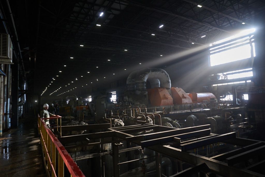 Машинный зал блоков 200 МВт