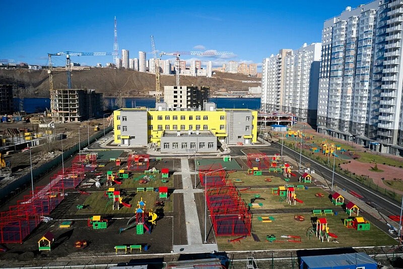 Бизнес-центр, памятник архитектуры, детские сады и фабрика игрушек. Кого еще в 2021 году СГК подключила к теплу в Красноярске?