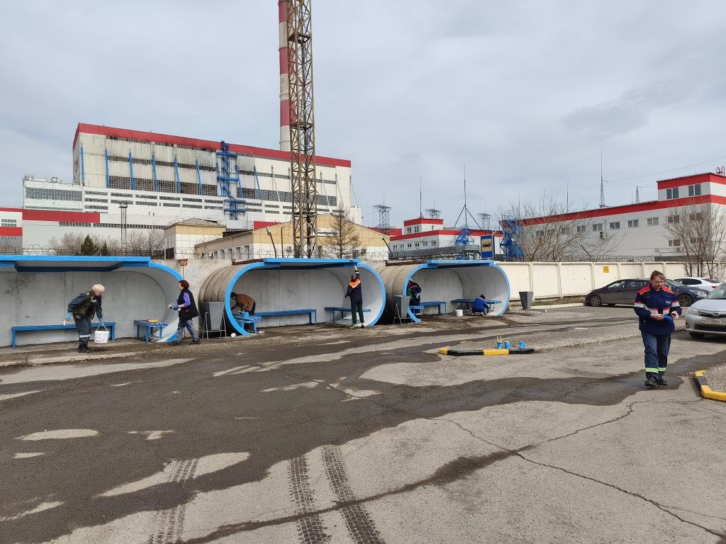 На Красноярской ТЭЦ-3, кроме прилегающей территории, облагородили ближайшую остановку. 