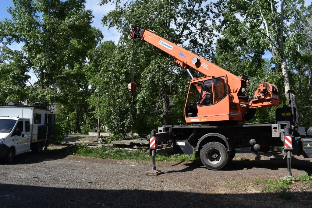 Ремонтные работы в период гидравлических испытаний ведутся круглосуточно и с применением специализированной автотехники