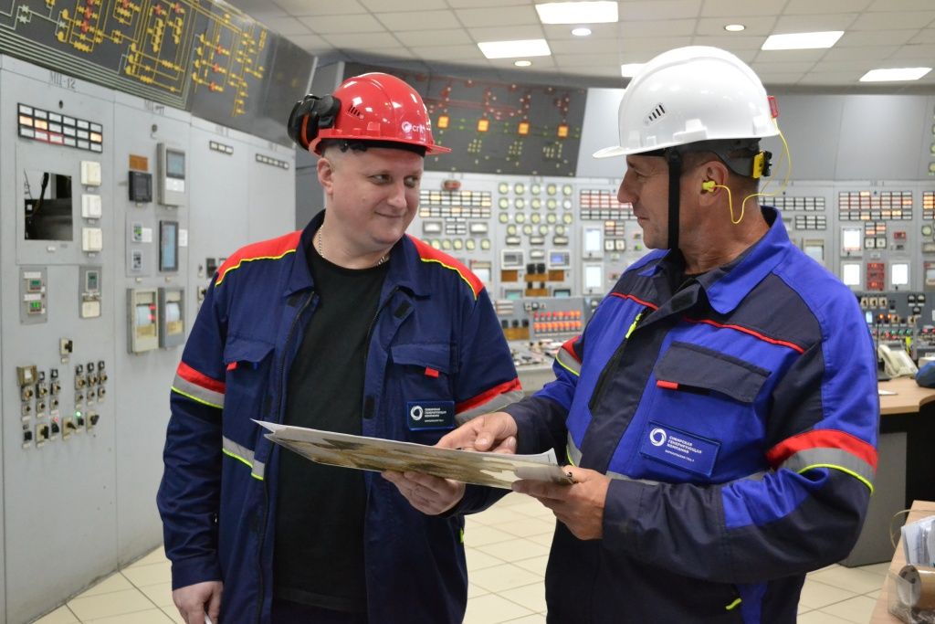 Коллеги уважают начальника смены за его профессионализм и лёгкость в общении
