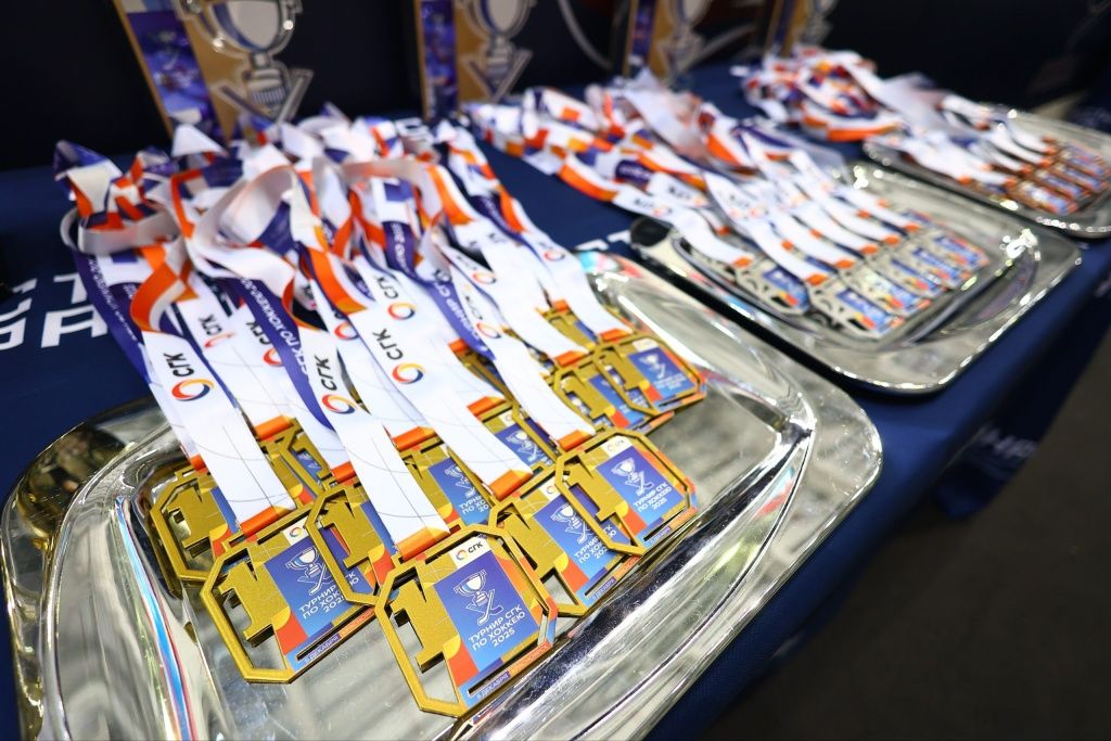 Мини-турнир по хоккею с шайбой завершился торжественной церемонией награждения