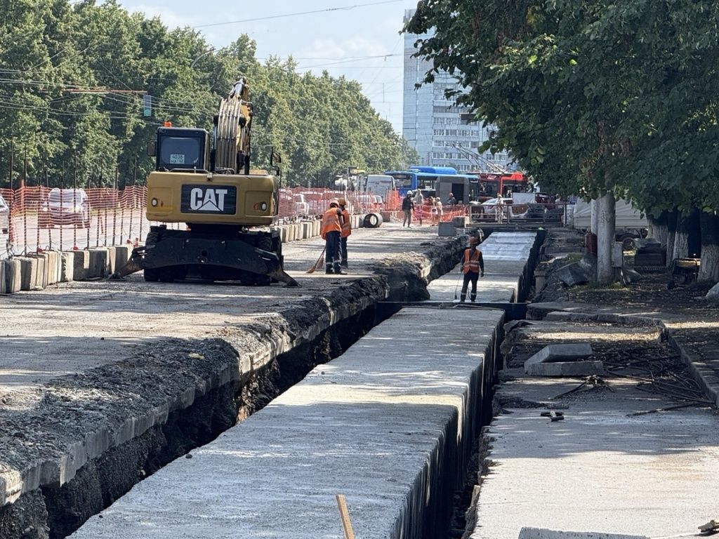 Замена участка тепломагистрали на проспекте Ленина летом 2025 года 