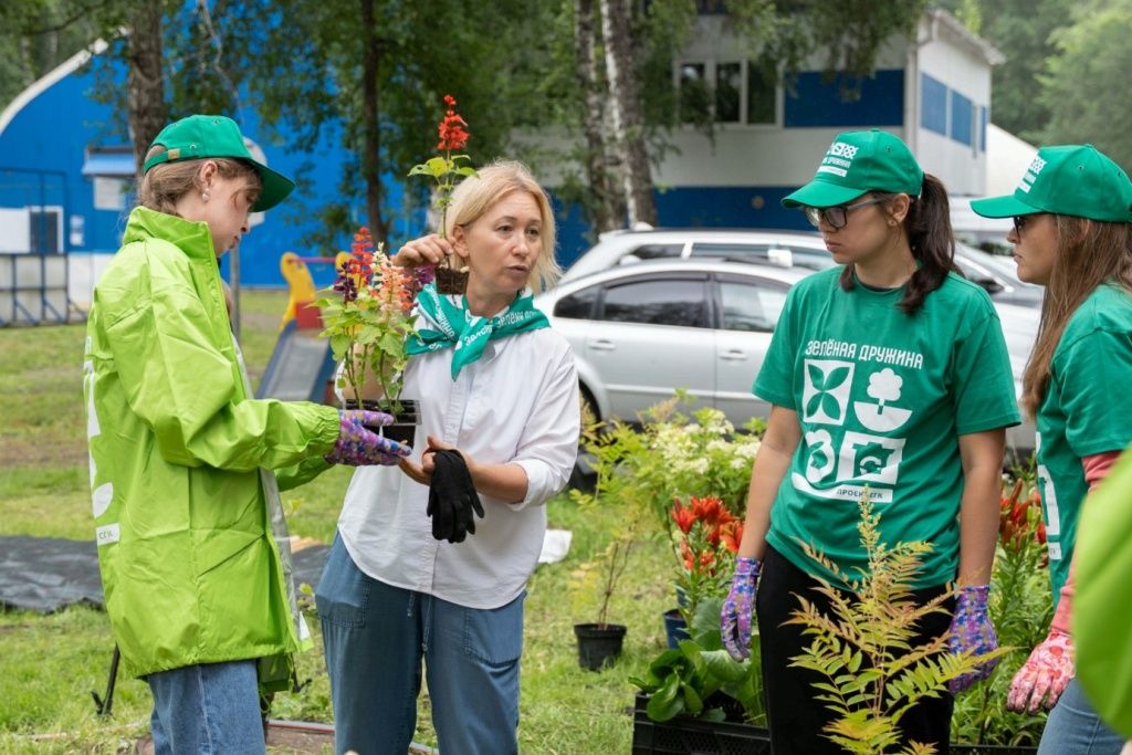 &mdash; Спектр посадочного материала действительно широкий: кустарники, многолетние и однолетние растения, &mdash; рассказывает ландшафтный дизайнер Юлия Надеева