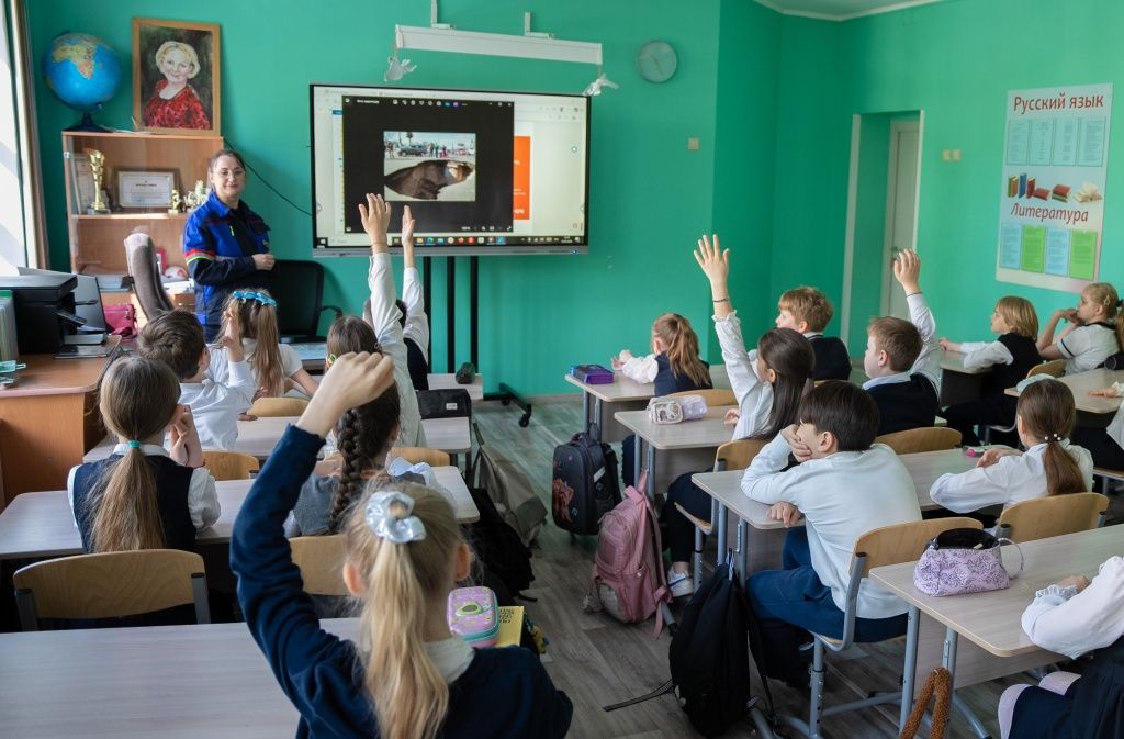 Школьники узнали, чем может обернуться неосторожное поведение в непосредственной близости от проведения ремонтных работ Школьники узнали, чем может обернуться неосторожное поведение в непосредственной близости от проведения ремонтных работ
