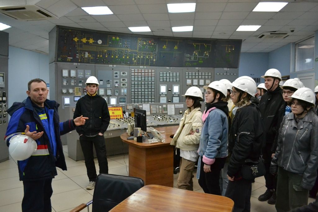 Студентов колледжа АлтГУ больше всего удивили масштабы БТЭЦ-3