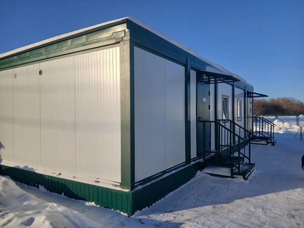 Модульные здания на площадке приюта