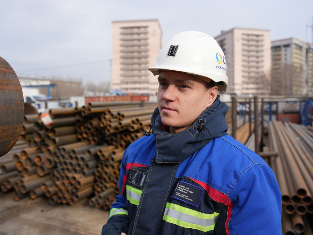 В штате оперативно-ремонтного цеха числится &mdash; 23 слесаря, 3 электрогазосварщика и 5 мастеров района тепловых сетей, которые курируют производственный процесс непосредственно на объектах
