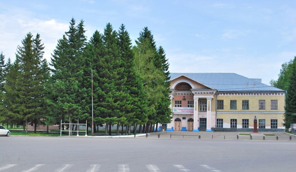 Поселок Льнокомбинат в левобережной части Бийска