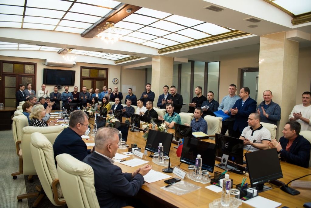 Аттестационная комиссия и участники программы перед защитой работ