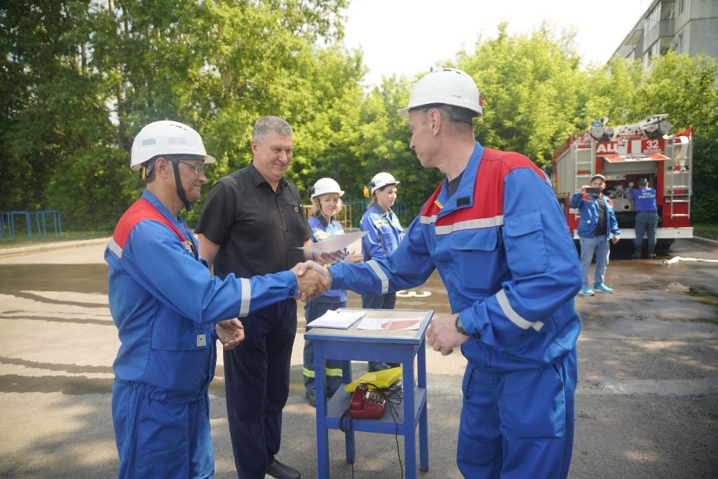Победителям &mdash; почет и крепкое руковожатие от коллег 