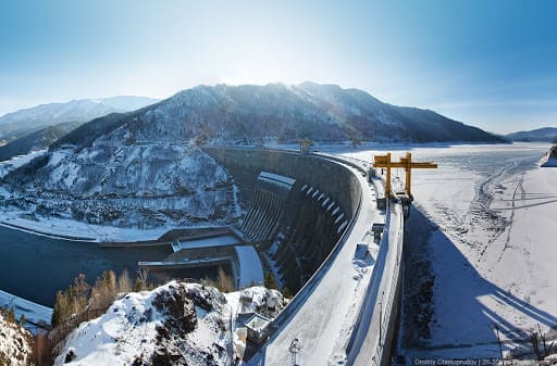Электрическая мощность Саяно-Шушенской ГЭС 6400 МВт