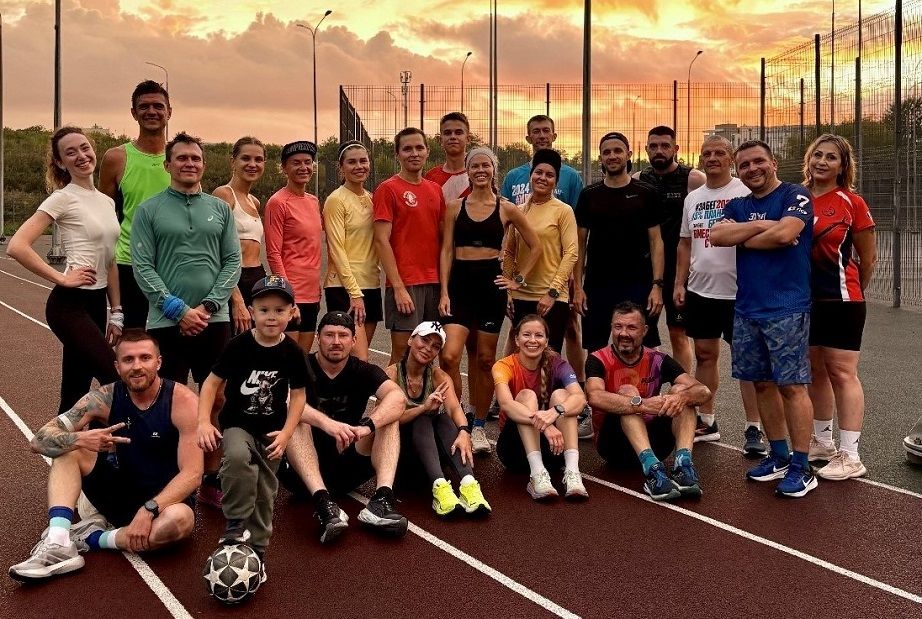 Начав профессионально заниматься спортом в беговом клубе «Темп», с 2022 года Никита Москалев руководит в Кемерове волонтёрским проектом «5 верст — Кемерово — Комсомольский» Начав профессионально заниматься спортом в беговом клубе «Темп», с 2022 года Никита Москалев руководит в Кемерове волонтёрским проектом «5 верст — Кемерово — Комсомольский»