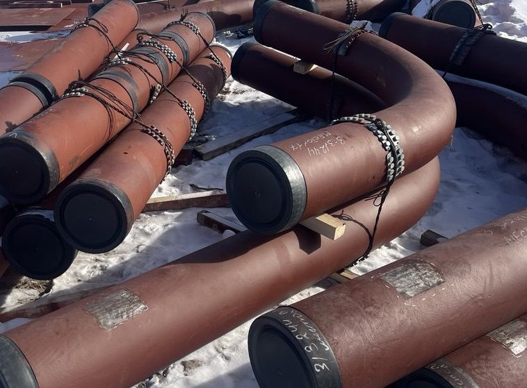 Новые трубы для паропроводов после выгрузки