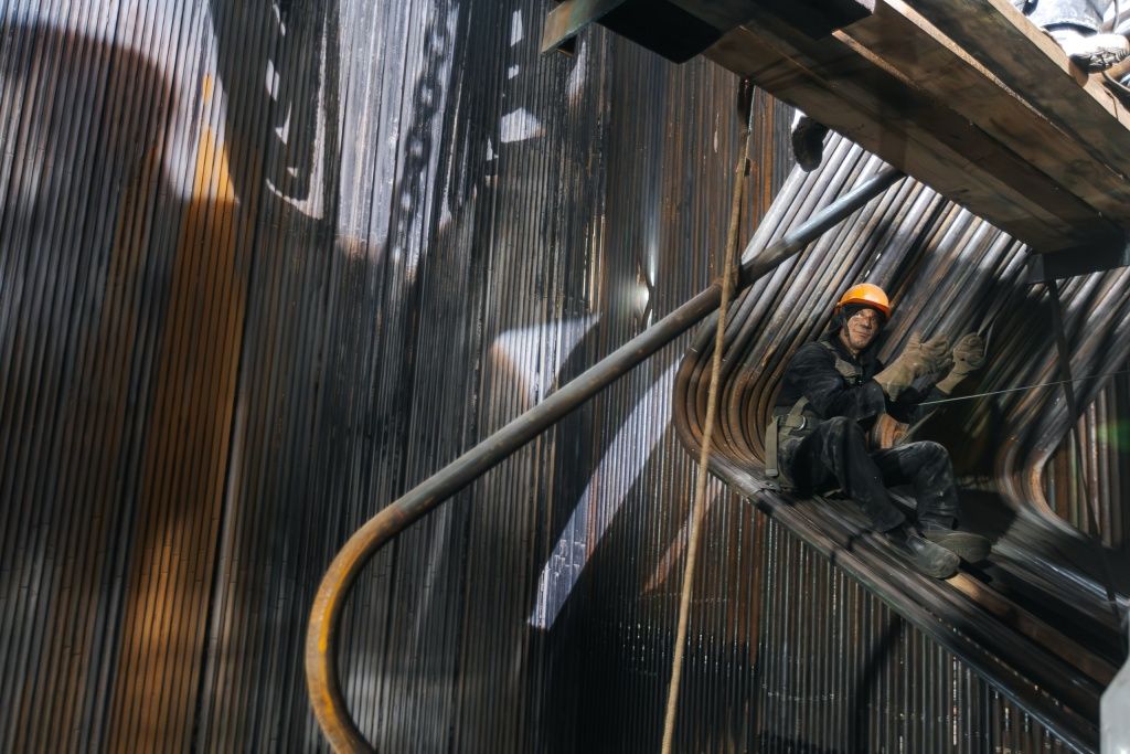 В настоящее время в рамках капремонта котлоагрегата №7 ведётся замена экранных труб В настоящее время в рамках капремонта котлоагрегата №7 ведётся замена экранных труб