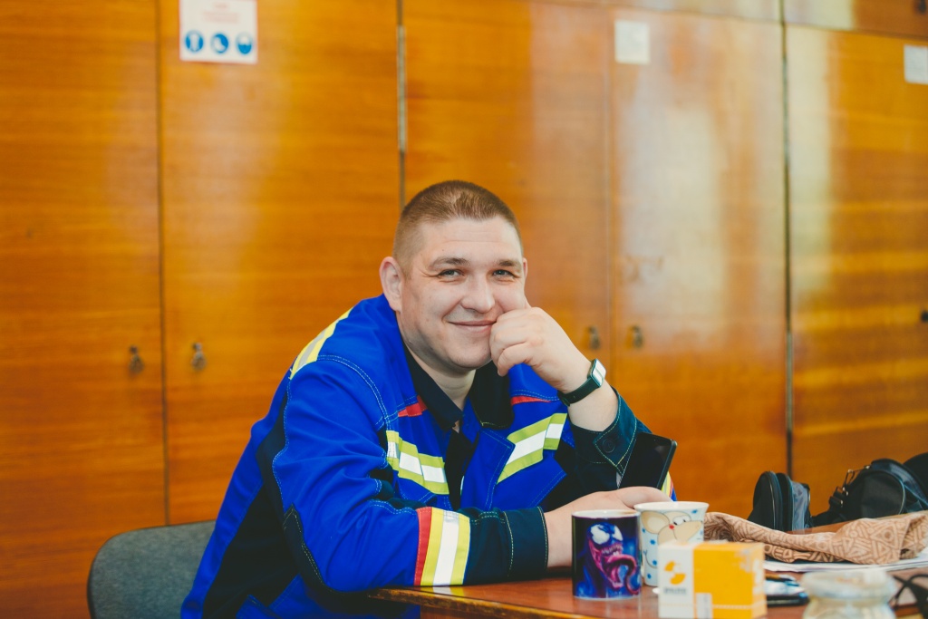 Заместитель начальника цеха ТАИ Михаил Есаревский: «Нужно помнить, что и сам когда-то был молодым специалистом, нуждался в поддержке. И помогать советом и добрым словом тем, кто не так давно на станции, многому еще учится. Результаты такого подхода абсолютно беспроигрышные» Заместитель начальника цеха ТАИ Михаил Есаревский: «Нужно помнить, что и сам когда-то был молодым специалистом, нуждался в поддержке. И помогать советом и добрым словом тем, кто не так давно на станции, многому еще учится. Результаты такого подхода абсолютно беспроигрышные»