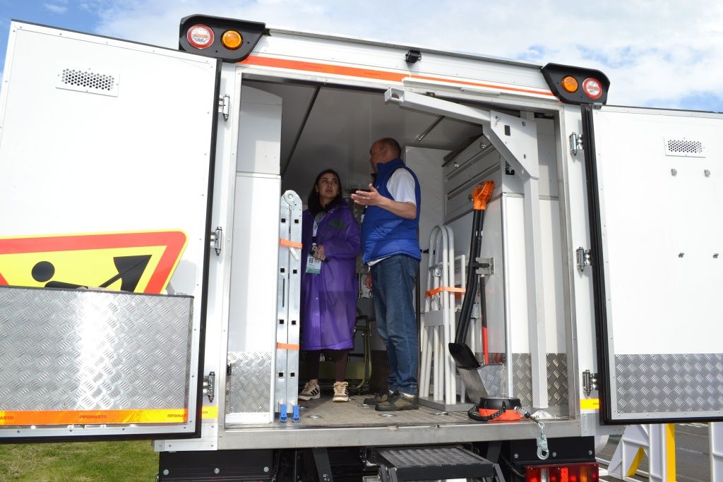 С неподдельным интересом участники форума знакомились с оборудованием МАВРа