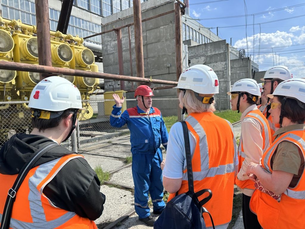 Трансформатор в натуральную величину, а не картинка в учебнике