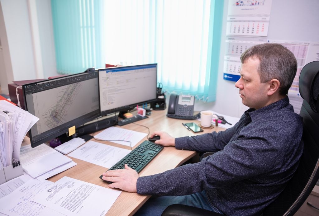 В среднем над одним проектом работают 12 человек: специалисты тепломеханического, строительного отделов, электротехники и автоматчики, специалисты сметного сектора, специалисты в области отопления и вентиляции, водоснабжения и канализации. Всего в Новосибирском отделении проектного института — 81 специалист В среднем над одним проектом работают 12 человек: специалисты тепломеханического, строительного отделов, электротехники и автоматчики, специалисты сметного сектора, специалисты в области отопления и вентиляции, водоснабжения и канализации. Всего в Новосибирском отделении проектного института — 81 специалист