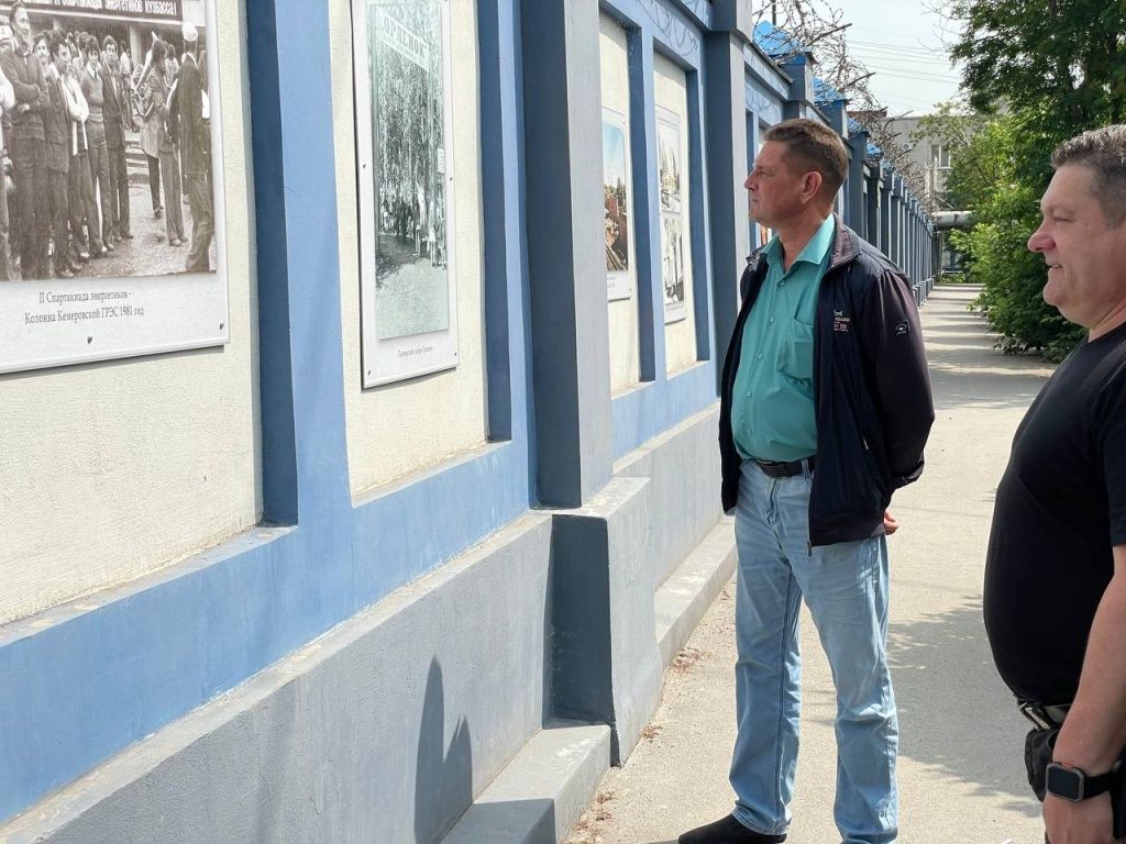 По улице Станционной на проходную идут не только сотрудники ГРЭС, но и работники других предприятий и организаций, которые расположены в этой части города По улице Станционной на проходную идут не только сотрудники ГРЭС, но и работники других предприятий и организаций, которые расположены в этой части города