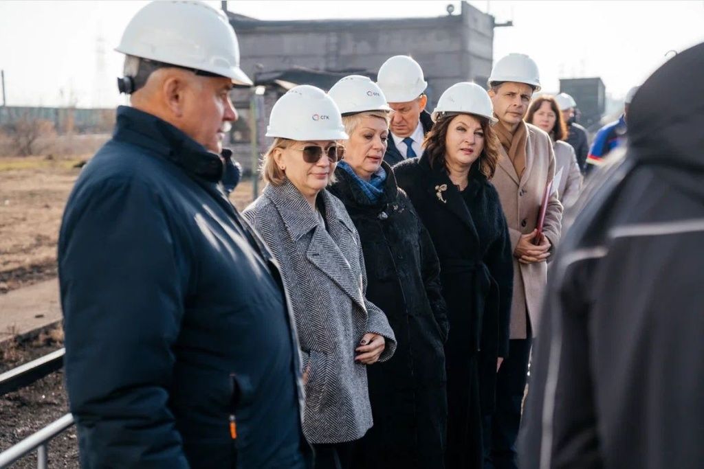 Один из важнейших вопросов в программе подготовки Абаканской ТЭЦ к зиме &mdash; график регулярных поставок топлива на угольный склад станции