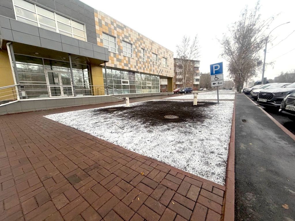 Над тепловой камерой смонтированы вентиляционные трубы для проветривания каналов 