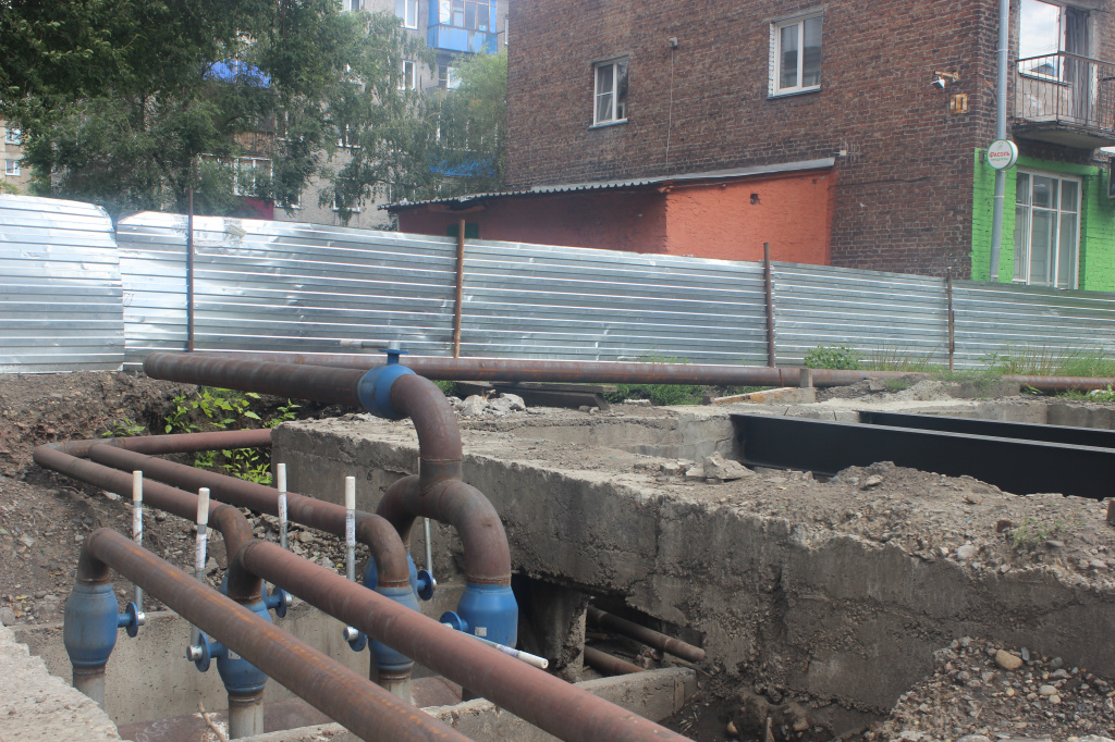 Ремонтные работы на теплосетях во всех районах Новокузнецка ведутся последовательно: от одной тепловой камеры до другой, включая замену оборудования в самих тепловых камерах