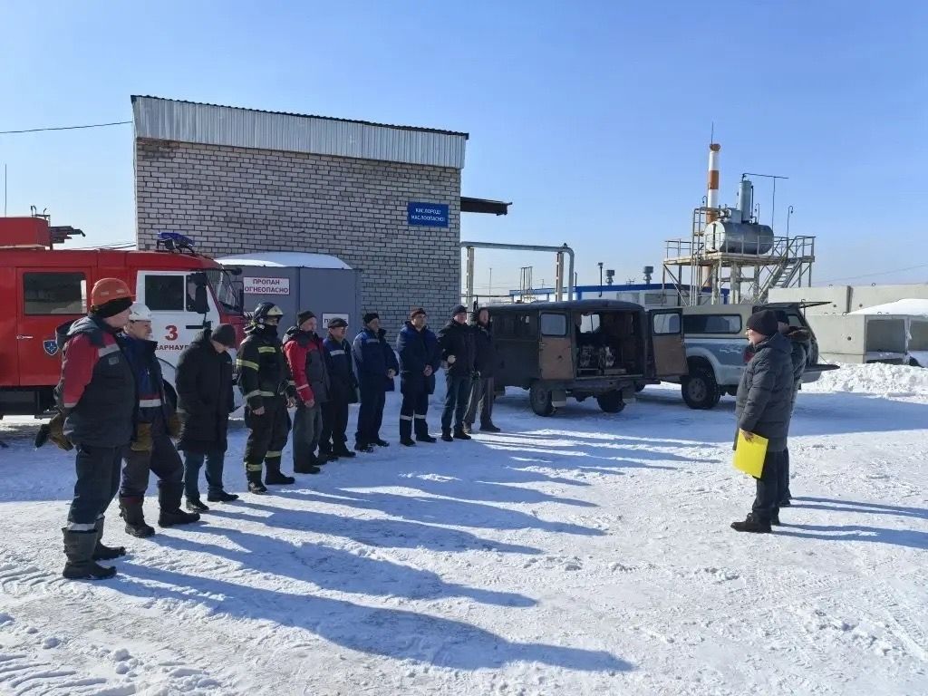 Районный смотр водооткачивающей техники, которую задействуют в период весеннего паводка, 17 марта 2026 года прошел на территории Барнаульской теплосетевой компании