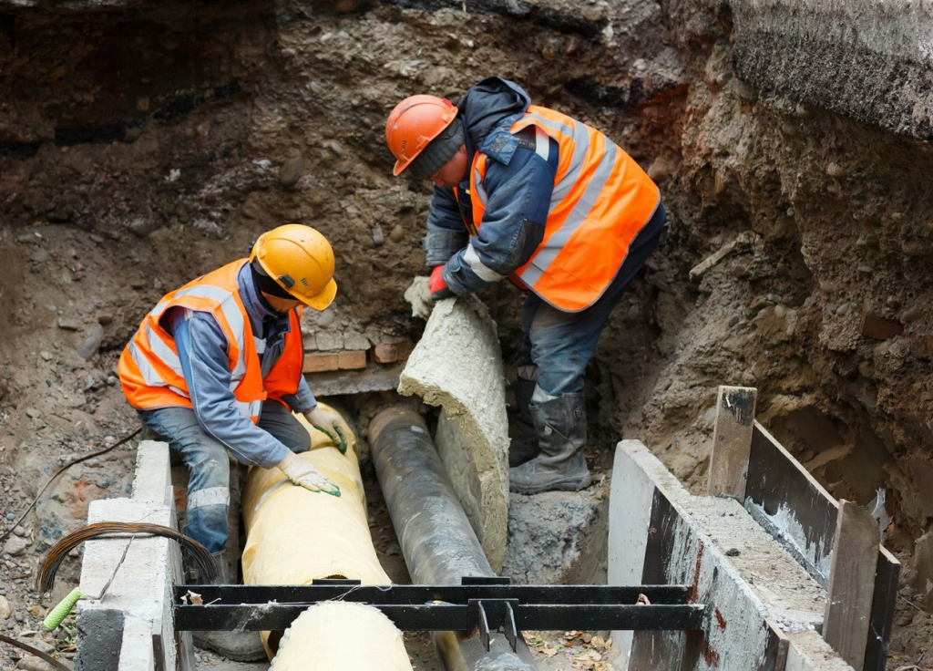 В ходе капитального ремонта тепловой камеры меняется все: от железобетонных конструкций до запорной арматуры, трубопроводов и теплоизоляции