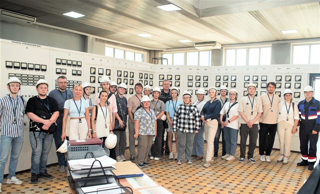 Фото на главном щите управления &mdash; на память