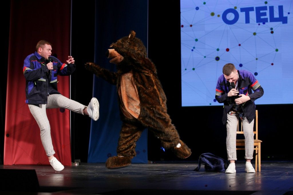 На сцене &mdash; &laquo;Отец пяти ТЭЦ&raquo; из Новосибирска