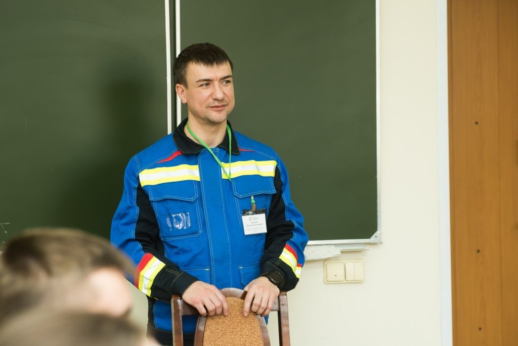 Сейчас Алексей Баранцев сам делится опытом со студентами Института энергетики КузГТУ 