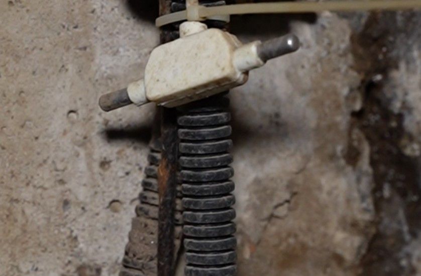 Датчик затопления в тепловой камере на улице Беловежской