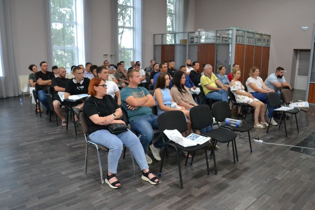 Участниками семинара стали ведущие инженеры и начальники отделов подготовки и проведения ремонтов, руководители сметных отделов