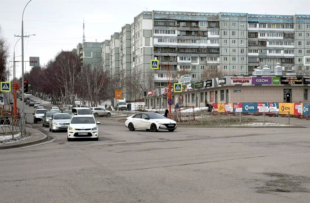 В ночь 16 на 17 апреля на ул. Волгоградской, под дорогой, смонтирован временный трубопровод &mdash; на время проведения ремонтных работ 