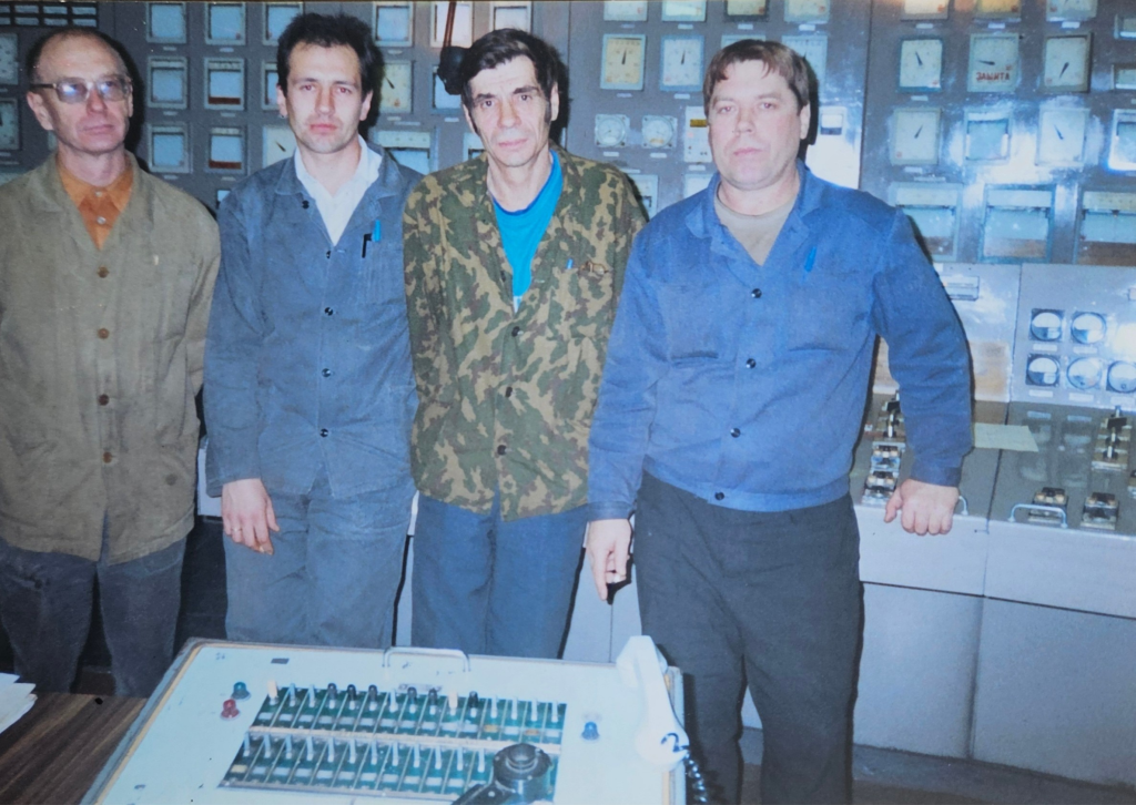 Вадим Королюк (второй слева) в начале своего профессионального пути в энергетике Вадим Королюк (второй слева) в начале своего профессионального пути в энергетике