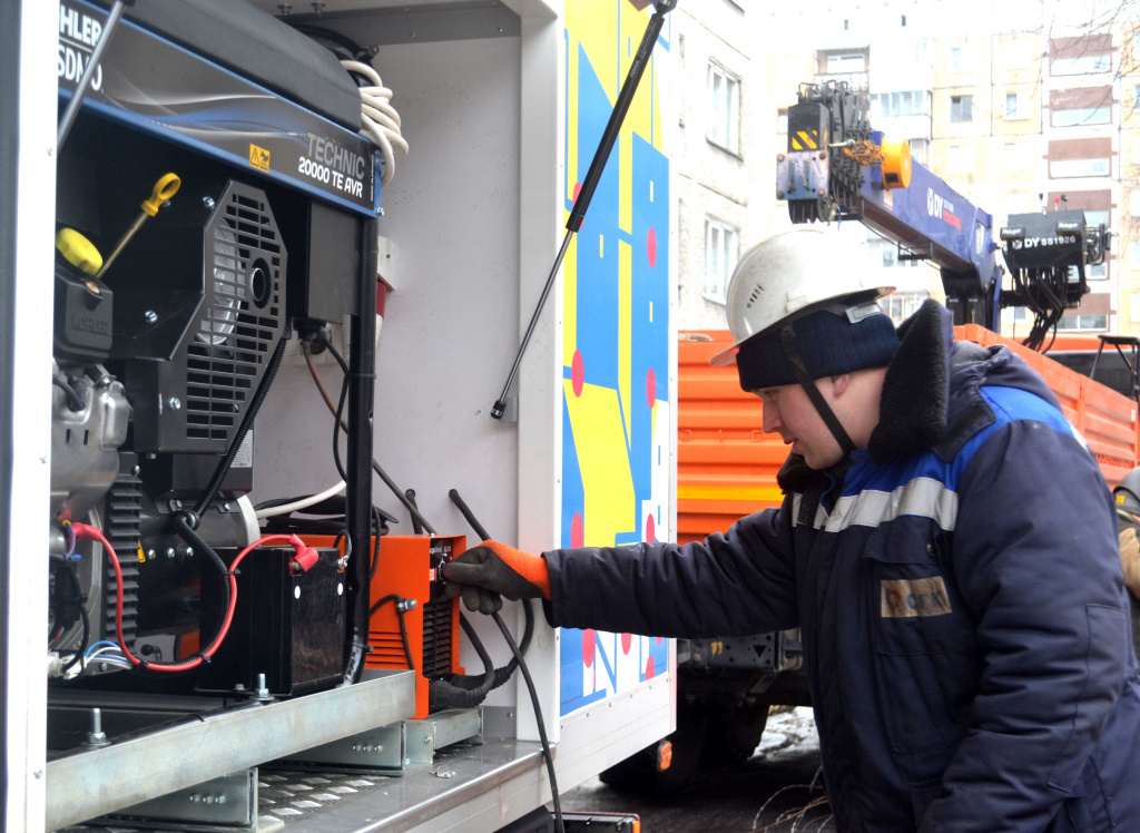 В работах участвует оперативный персонал теплосетевого подразделения СГК в Новокузнецке, а также, при необходимости, используется водоотливная техника, экскаваторы-погрузчики и мобильная ремонтная мастерская МАВР