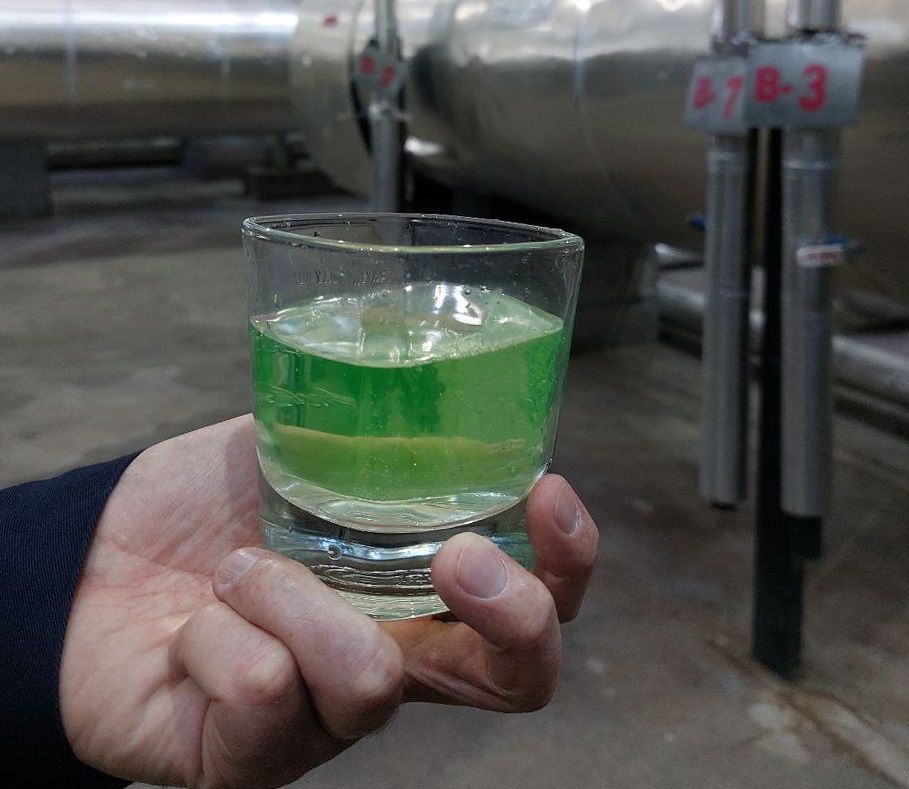 Безопасный органический краситель окрашивает теплоноситель в светло-зеленый цвет