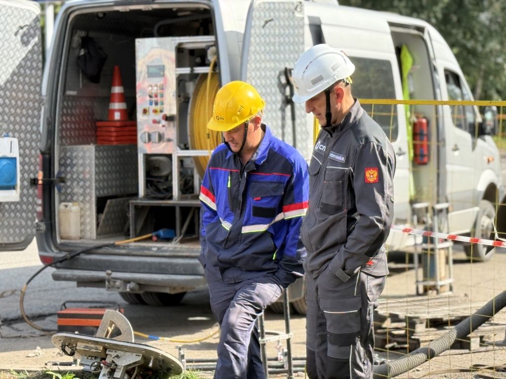 Владимир Полухин осуществляет контроль проведения диагностики теплосетей