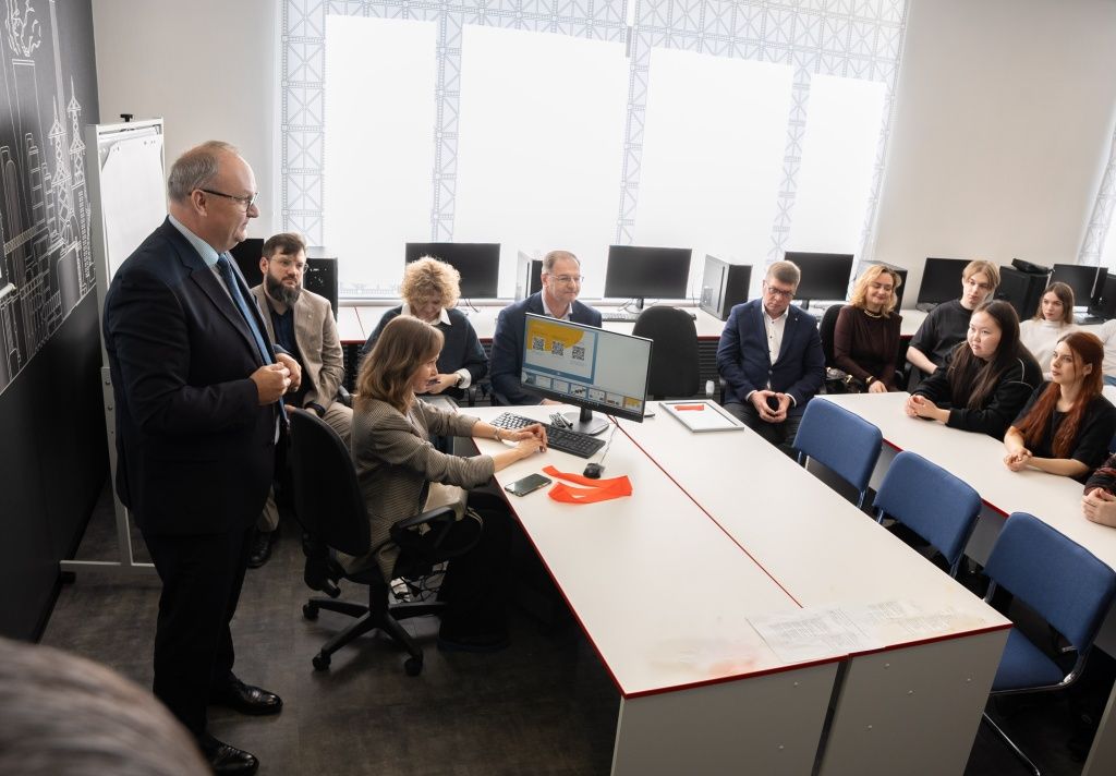 На фото слева &mdash; Дмитрий Перязев