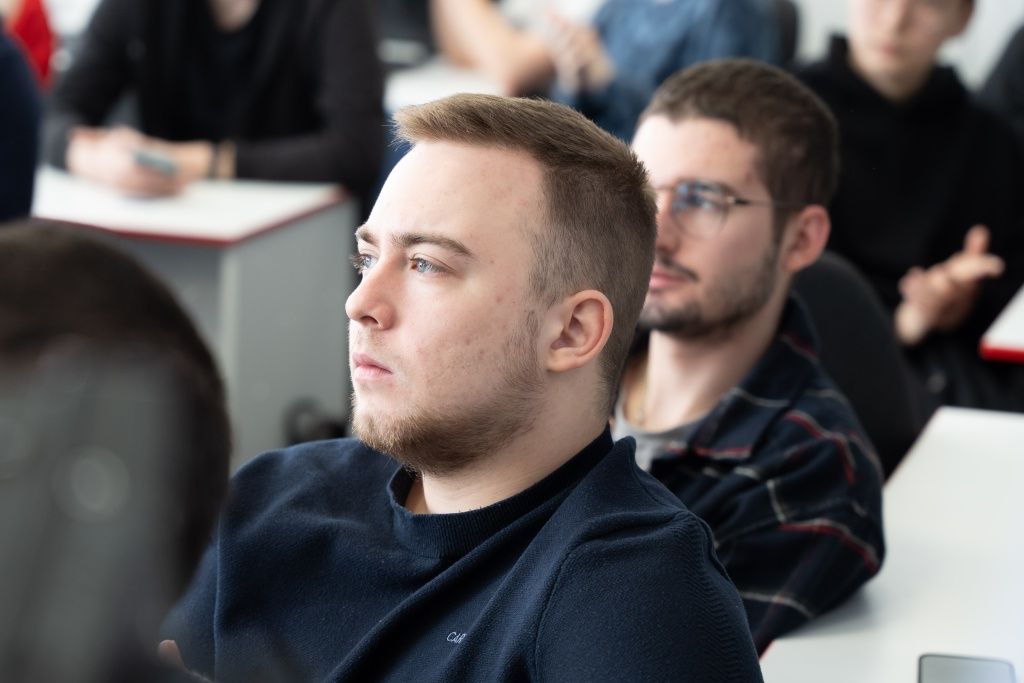 Студенты факультета энергетики НГТУ