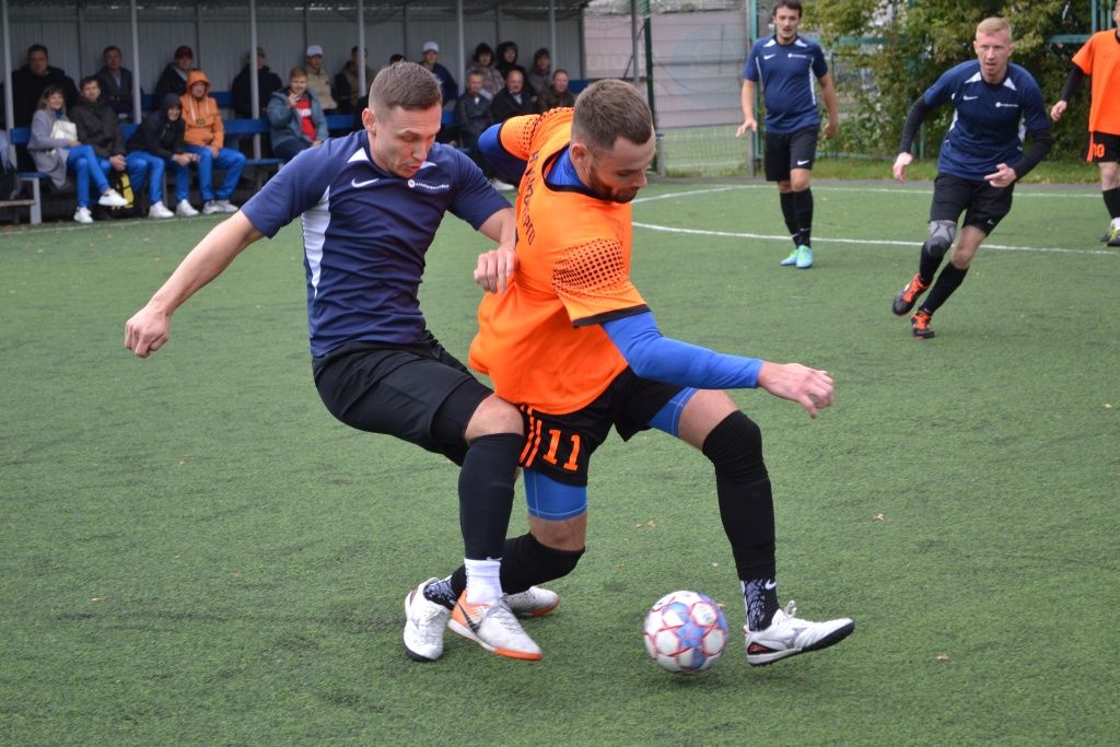 Трио лидеров мини-футбольных турниров энергетиков сохранили позиции прошлого года