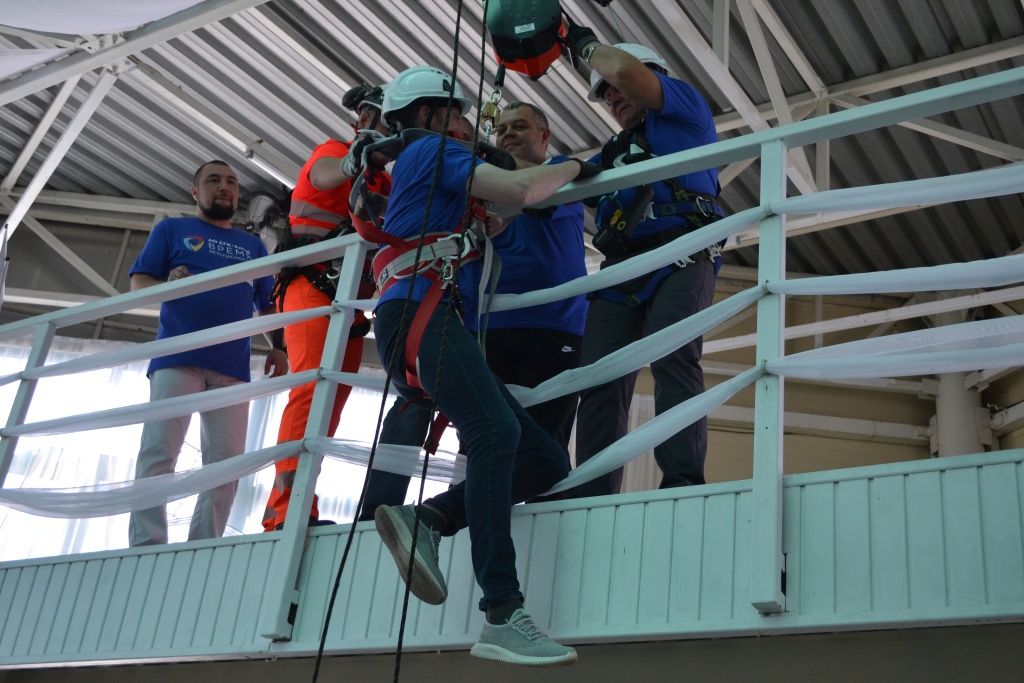 Одним из этапов квеста стало выполнение ситуационной задачи при работе на высоте с применением средств защиты от падения с высоты