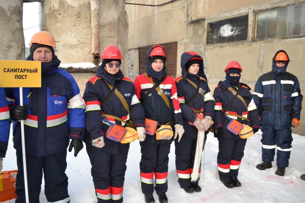 Во время проведения ликвидации последствий условной аварии на месте дежурили нештатные формирования из сотрудников Барнаульской ТЭЦ-3, в том числе санитарный пост