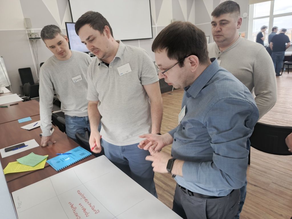 Команды прорабатывают проекты перед защитой